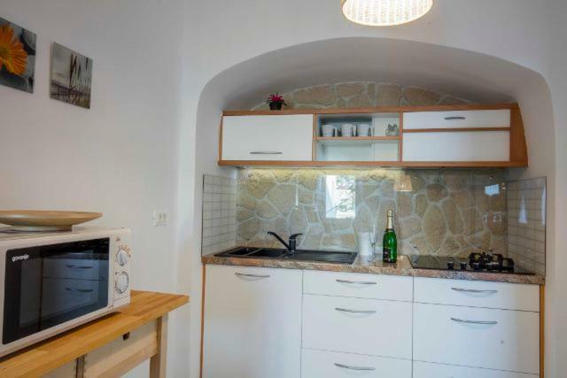 Season4All Apartments Mali Losinj Luaran gambar